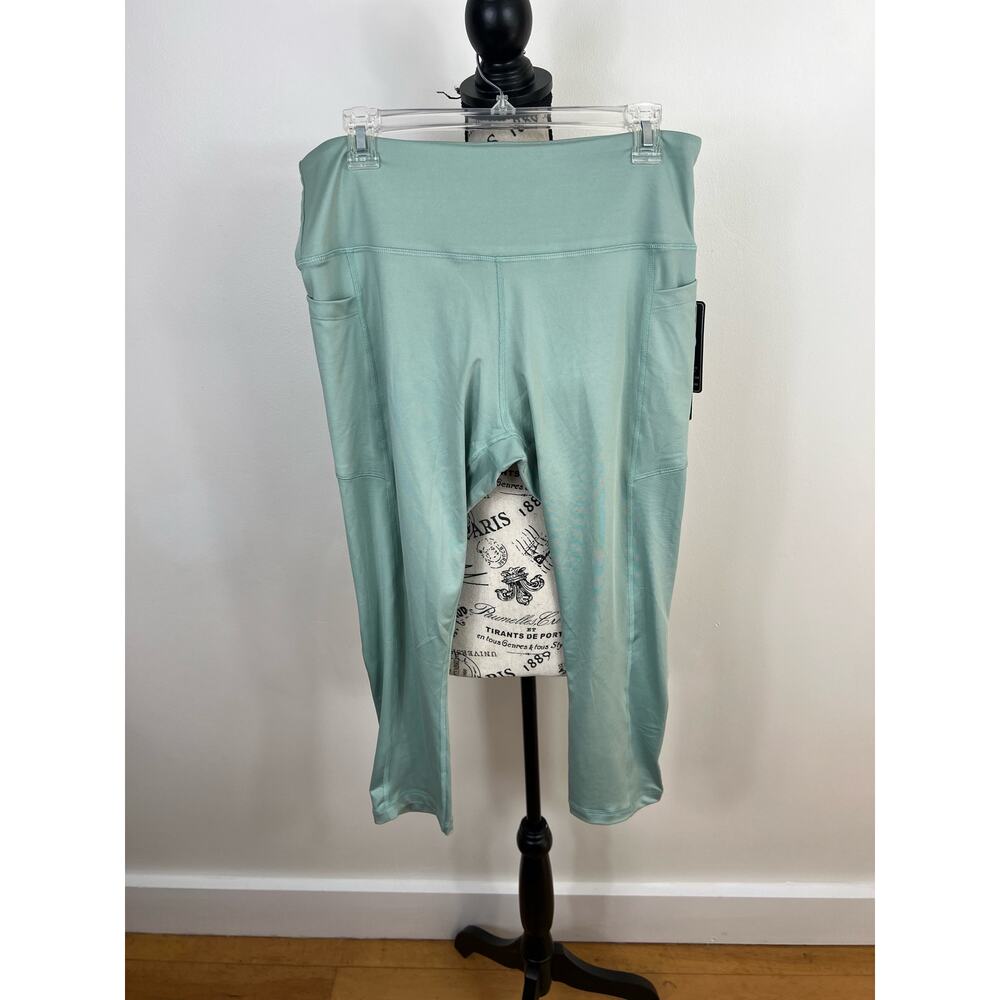 NWT Vogo Light green high waisted cropped leggings with pockets